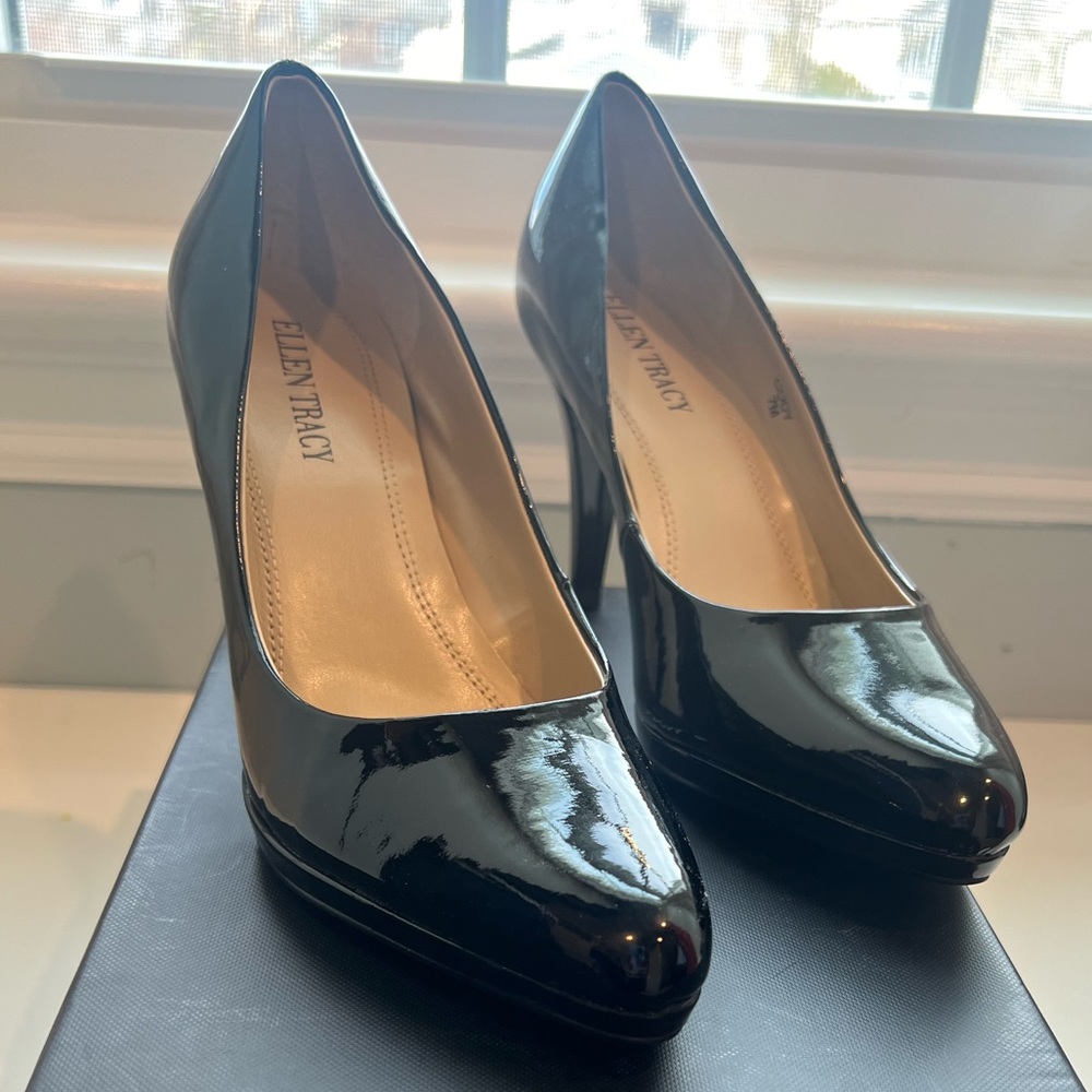 Ellen Tracy Cody Black Patent Leather Platform Heels Size 7M -Very Gently Used